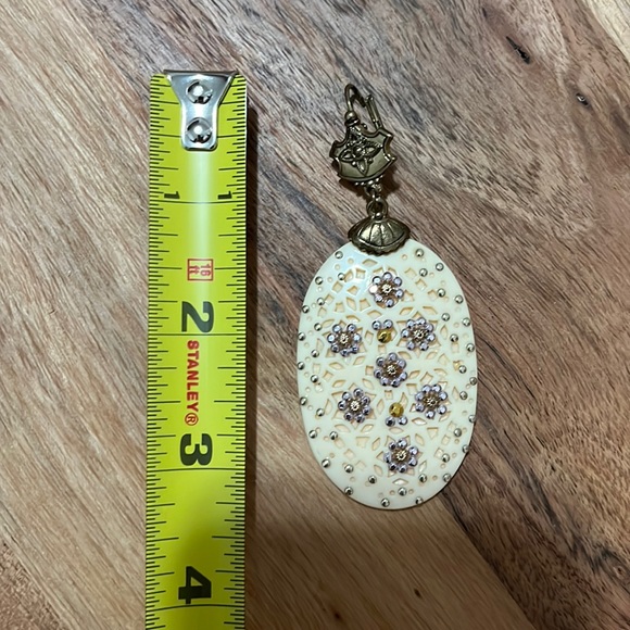 Banana Republic earrings - Picture 4 of 4